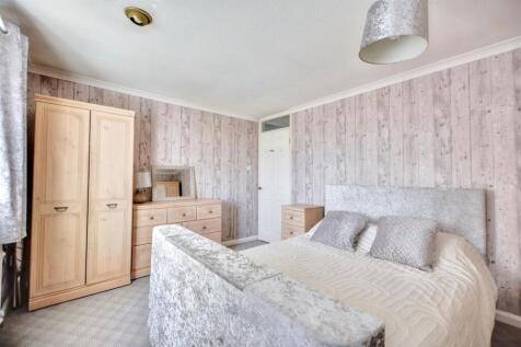 Bedroom 1_2.jpeg