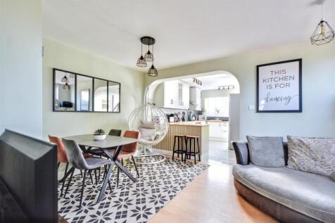 Dining Area_1.jpeg