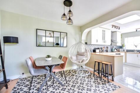 Dining Area_2.jpeg