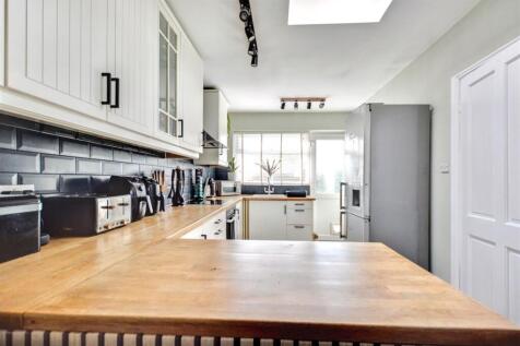 Kitchen_1.jpeg