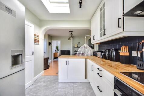 Kitchen_4.jpeg