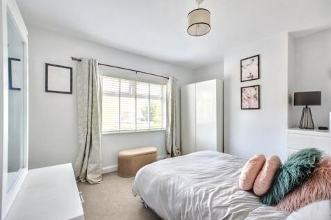 Bedroom 1_1.jpeg