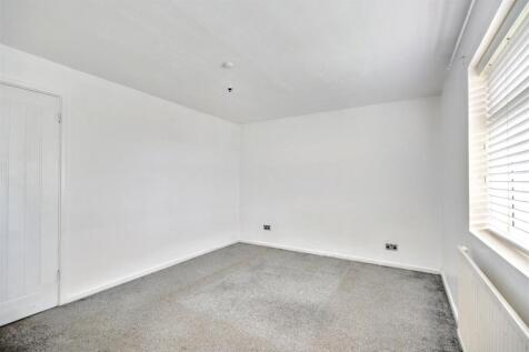 Bedroom 1_2.jpeg