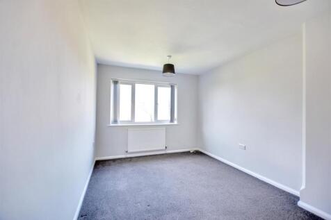 Bedroom 1_1.jpeg