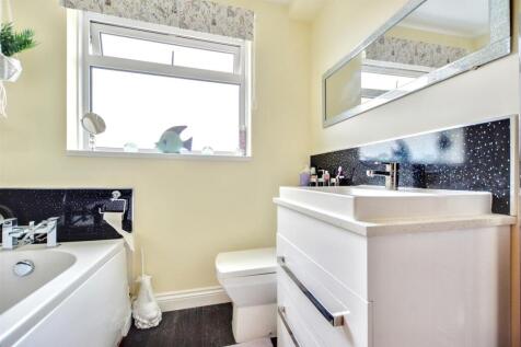 Bathroom.jpeg