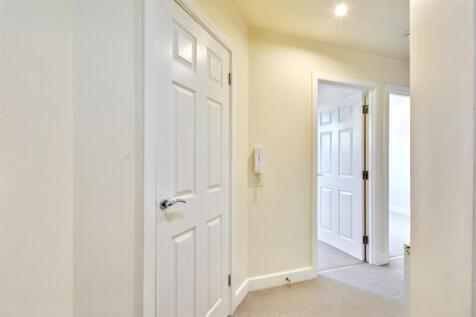 Hallway_1.jpeg