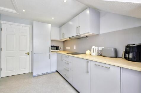 Kitchen_2.jpeg