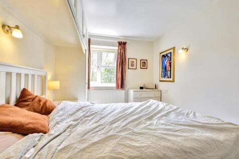 Bedroom 1_2.jpeg