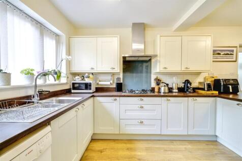 Kitchen 1_2.jpeg