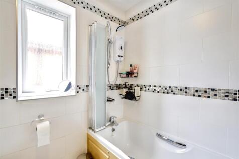 Bathroom 1_1.jpeg