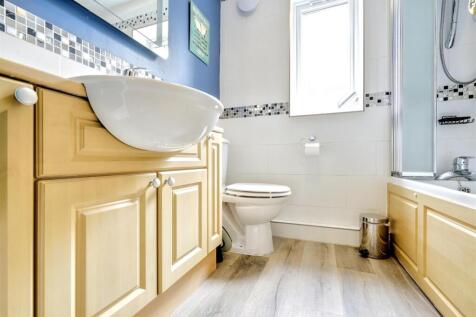 Bathroom 1_3.jpeg
