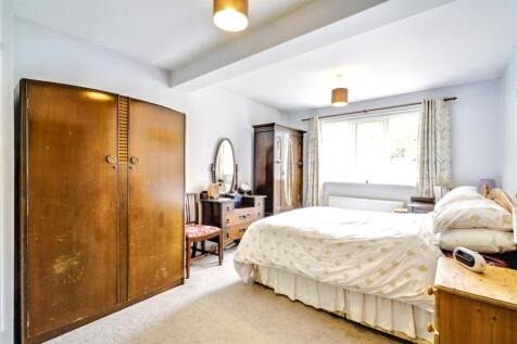 Bedroom 1_1.jpeg