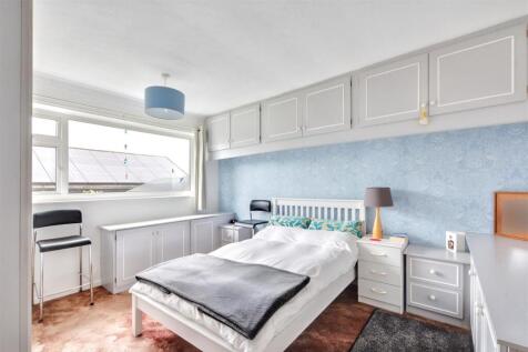 Bedroom 1_1.jpeg