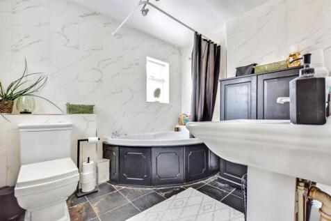 Bathroom.jpeg