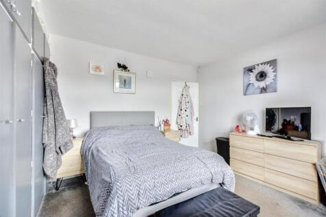 Bedroom 1_2.jpeg