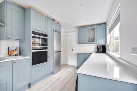 Kitchen_3.jpeg