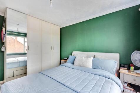 Bedroom 1_2.jpeg