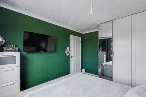 Bedroom 1_3.jpeg