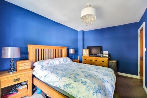 Bedroom 1_2.jpeg