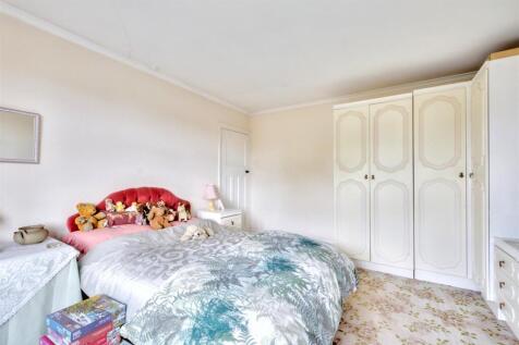 Bedroom 1_2.jpeg
