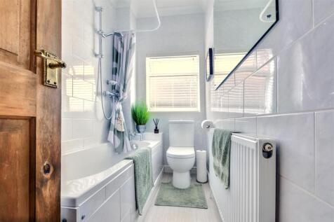 Bathroom_1.jpeg