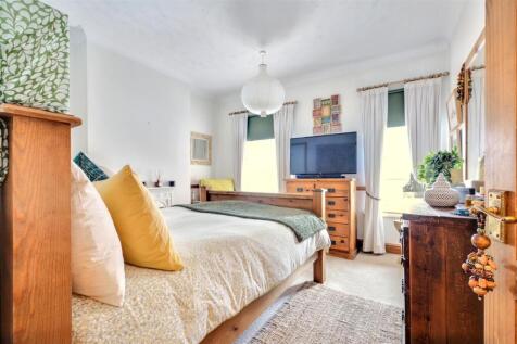 Bedroom 1.jpeg