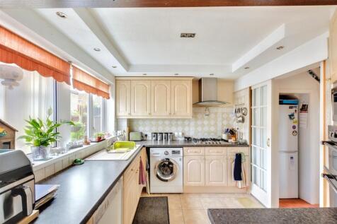 Kitchen_2.jpeg