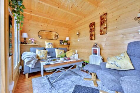 Outbuilding_1.jpeg