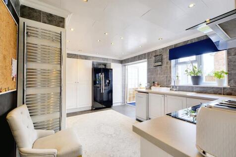 Kitchen_1.jpeg