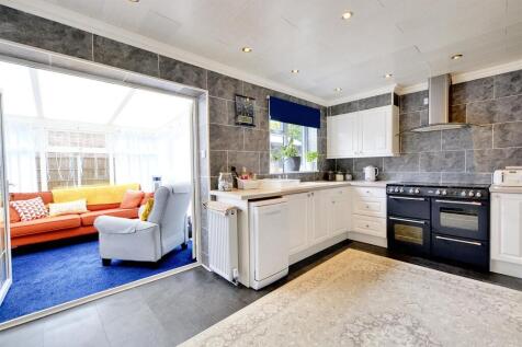 Kitchen_2.jpeg