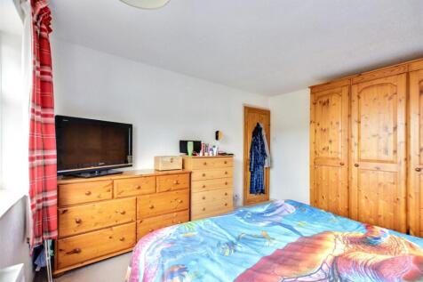 Bedroom 1_2.jpeg