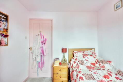 Bedroom 3_2.jpeg