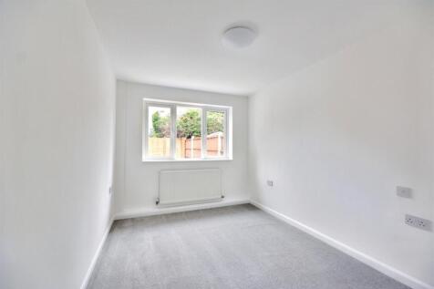Bedroom 1_1.jpeg