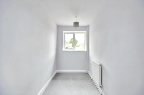 Bedroom 2_1.jpeg