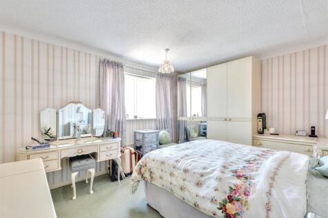 Bedroom 1_1.jpeg