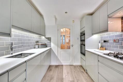 Kitchen_1.jpeg