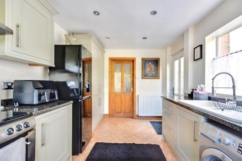 Kitchen_2.jpeg