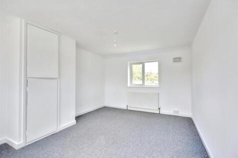 Bedroom 1_1.jpeg