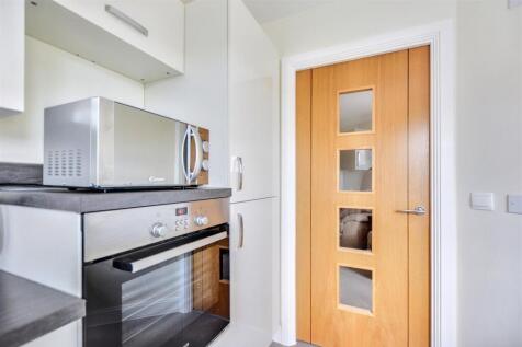 Kitchen_2.jpeg