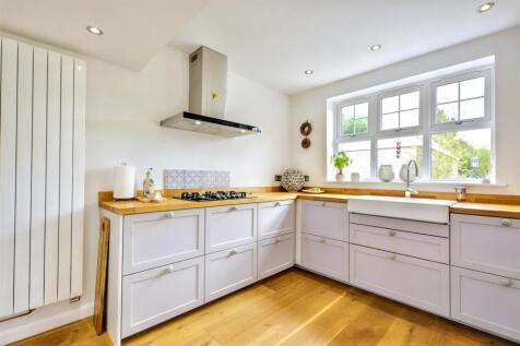 Kitchen_1.jpeg