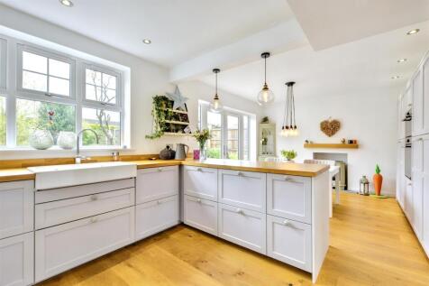 Kitchen_2.jpeg