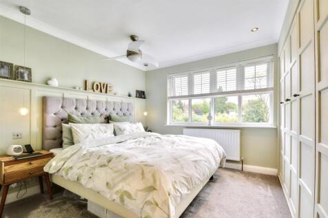 Bedroom 1_2.jpeg