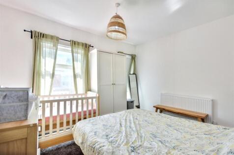 Bedroom 1_2.jpeg