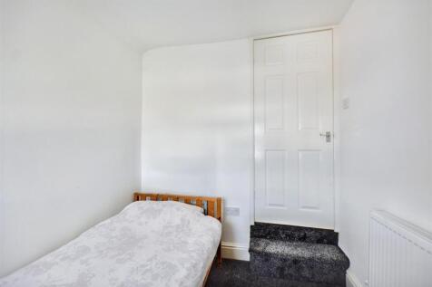 Bedroom 3_2.jpeg
