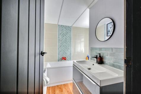 Bathroom_1.jpeg