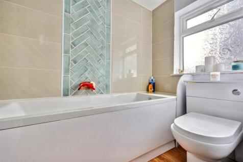 Bathroom_2.jpeg