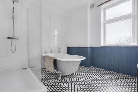 Bathroom_1.jpeg