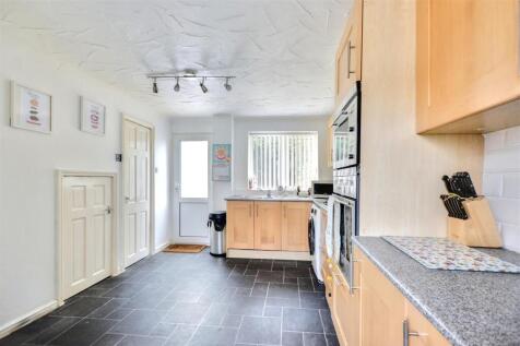 Kitchen_2.jpeg