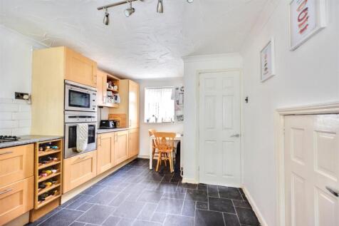 Kitchen_1.jpeg