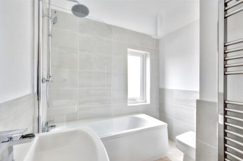 Bathroom_5.jpeg